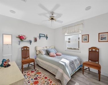 411 Del Mar Drive - Photo Thumbnail 6