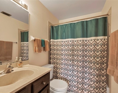 5205 Lake Village Drive - Photo Thumbnail 20