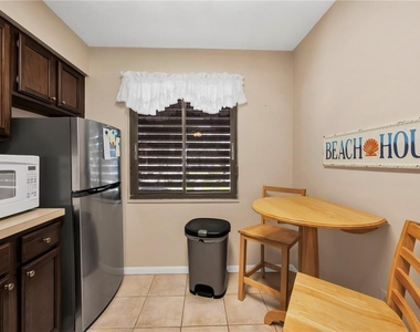 5205 Lake Village Drive - Photo Thumbnail 11