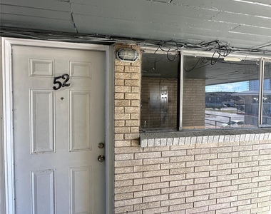 516 Holiday Drive - Photo Thumbnail 2
