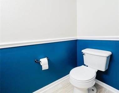 1204 Andrews Street - Photo Thumbnail 15