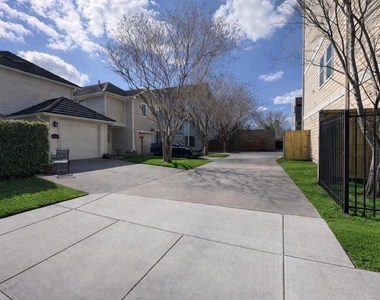 1204 Andrews Street - Photo Thumbnail 20