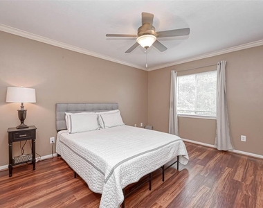 1204 Andrews Street - Photo Thumbnail 7