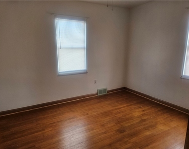 2448 Mill St - Photo Thumbnail 9
