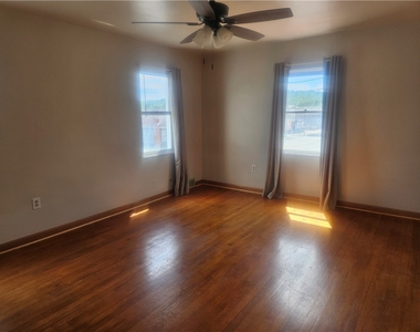 2448 Mill St - Photo Thumbnail 10