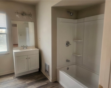 2448 Mill St - Photo Thumbnail 13