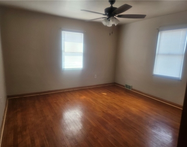 2448 Mill St - Photo Thumbnail 11