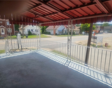 2448 Mill St - Photo Thumbnail 16
