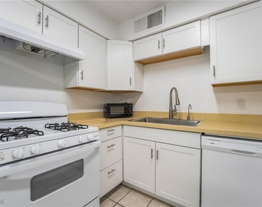 4302 Lynnann Drive - Photo Thumbnail 10