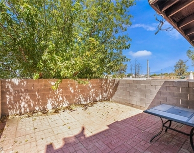 4302 Lynnann Drive - Photo Thumbnail 12
