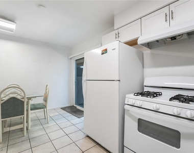 4302 Lynnann Drive - Photo Thumbnail 8
