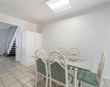 4302 Lynnann Drive - Photo Thumbnail 6