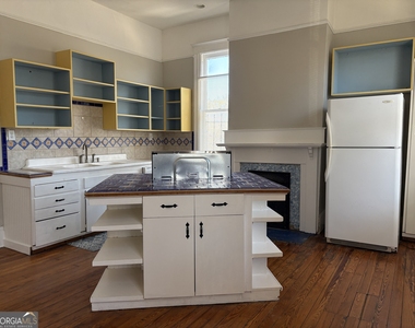 836 E Henry Street - Photo Thumbnail 6