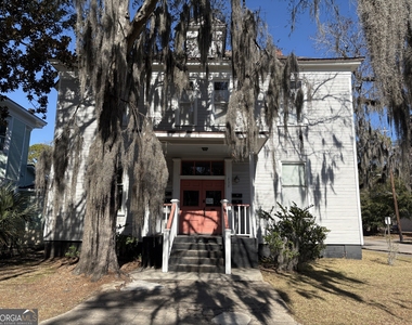 836 E Henry Street - Photo Thumbnail 1