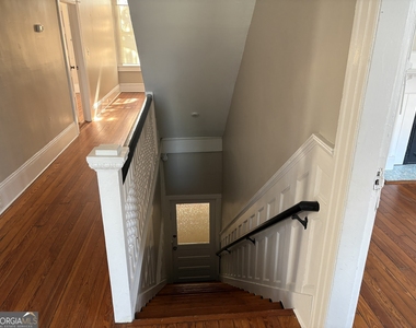 836 E Henry Street - Photo Thumbnail 4