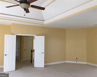 5575 Toccoa Drive - Photo Thumbnail 9