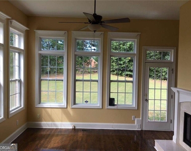 5575 Toccoa Drive - Photo Thumbnail 7