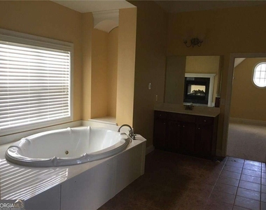5575 Toccoa Drive - Photo Thumbnail 11