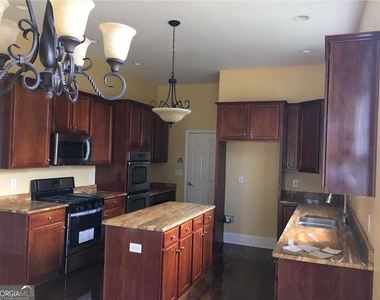 5575 Toccoa Drive - Photo Thumbnail 4