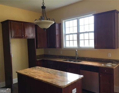 5575 Toccoa Drive - Photo Thumbnail 3