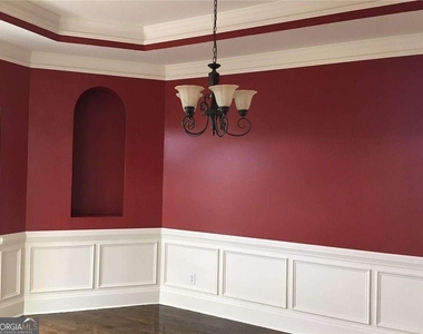 5575 Toccoa Drive - Photo Thumbnail 2