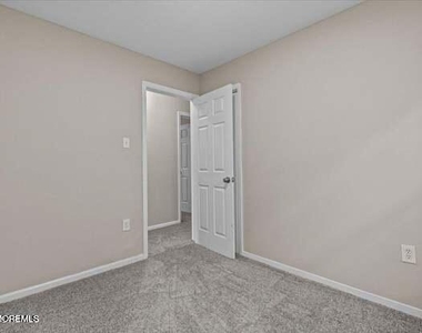 1284-1286 Washington Avenue - Photo Thumbnail 12