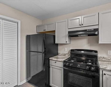 1284-1286 Washington Avenue - Photo Thumbnail 6