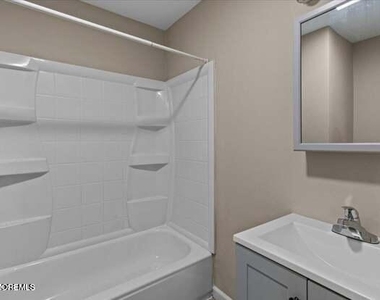 1284-1286 Washington Avenue - Photo Thumbnail 13