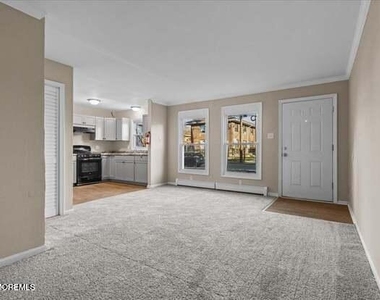 1284-1286 Washington Avenue - Photo Thumbnail 2