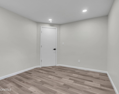 1001 Norwood Avenue - Photo Thumbnail 22