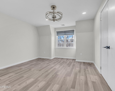 1001 Norwood Avenue - Photo Thumbnail 14