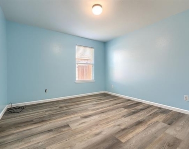 14713 Brandon Drive - Photo Thumbnail 11
