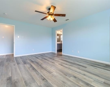 14713 Brandon Drive - Photo Thumbnail 9