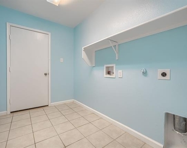 14713 Brandon Drive - Photo Thumbnail 4