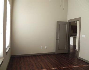 4320 Dickason Avenue - Photo Thumbnail 2