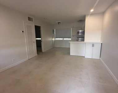 2725 Middle River Drive - Photo Thumbnail 1