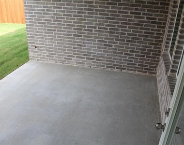 1821 Briar Rose Drive - Photo Thumbnail 14
