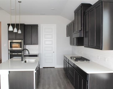 1821 Briar Rose Drive - Photo Thumbnail 10