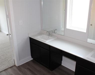 1821 Briar Rose Drive - Photo Thumbnail 17