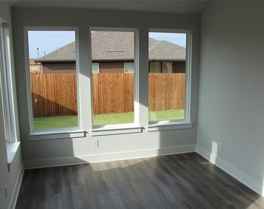 1821 Briar Rose Drive - Photo Thumbnail 12