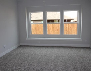 1821 Briar Rose Drive - Photo Thumbnail 15