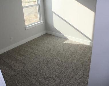 1821 Briar Rose Drive - Photo Thumbnail 28