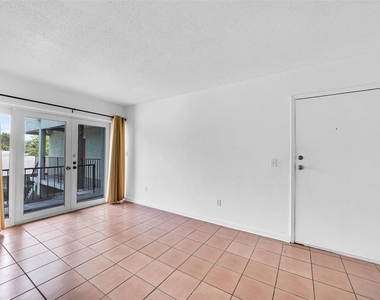 1005 Sw 15th Avenue - Photo Thumbnail 5
