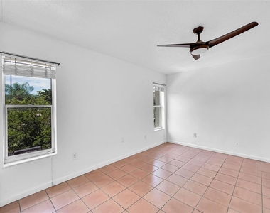 1005 Sw 15th Avenue - Photo Thumbnail 15