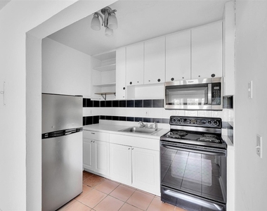 1005 Sw 15th Avenue - Photo Thumbnail 10
