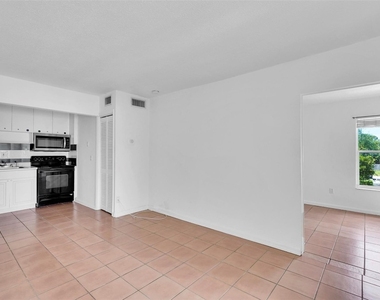 1005 Sw 15th Avenue - Photo Thumbnail 7