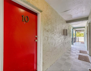 1005 Sw 15th Avenue - Photo Thumbnail 4