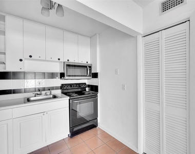 1005 Sw 15th Avenue - Photo Thumbnail 11