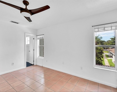 1005 Sw 15th Avenue - Photo Thumbnail 12