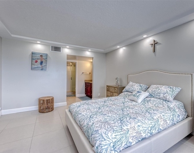 3900 Galt Ocean Drive - Photo Thumbnail 4